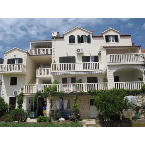 Apartments & Rooms Luna