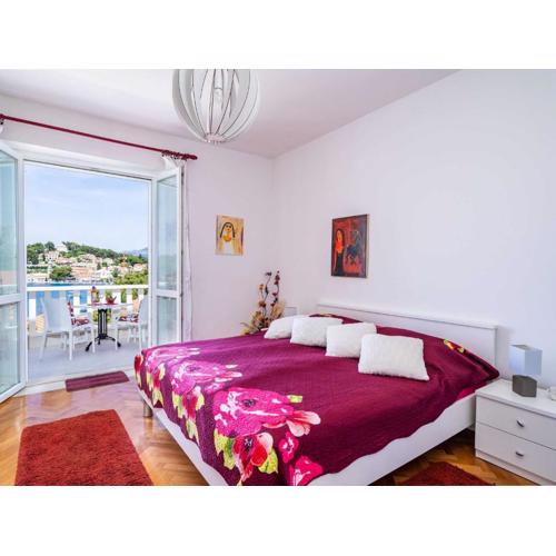 Apartments & Rooms Mara & Petrunjela - Studio Apartment with Balcony and Sea View