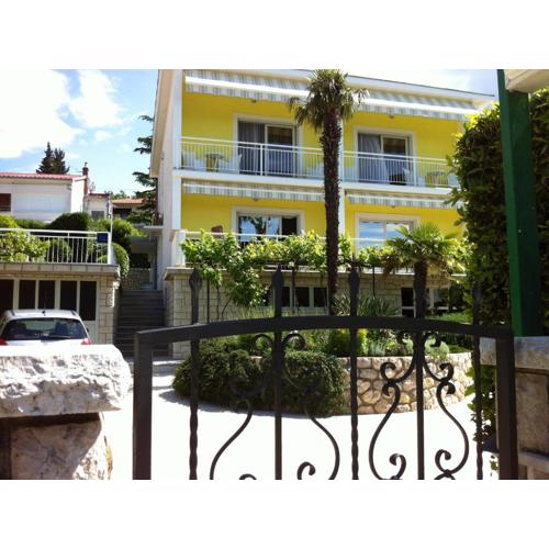 Apartments & Rooms Marina