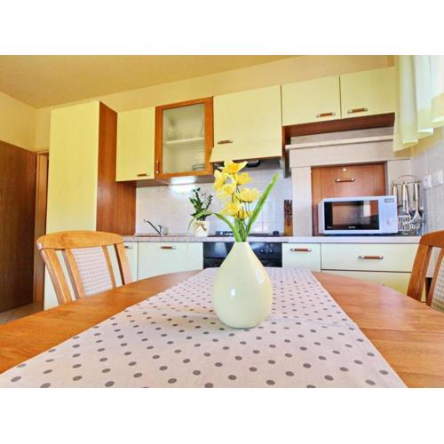 Apartments Sea Line - Two Bedroom Apartment with Terrace and Sea View