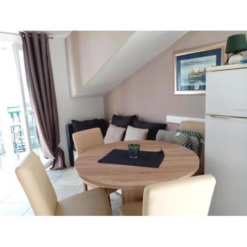 Apartments Silva - Two Bedroom Apartment with Balcony and Sea View