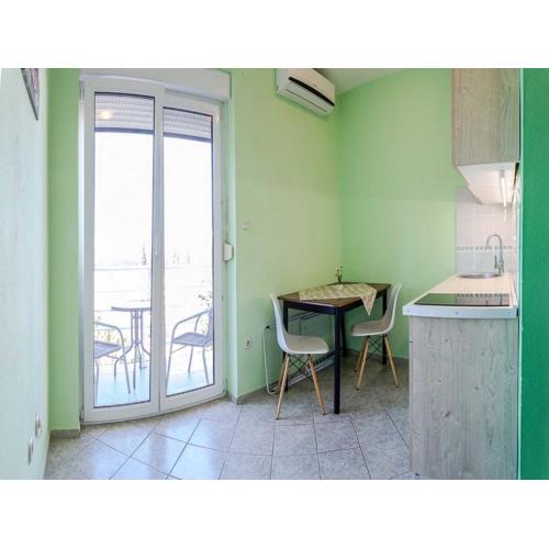 Apartments Smokvica - One Bed Apt with Balcony
