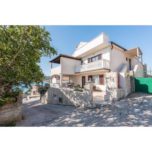 Apartments Snjezana