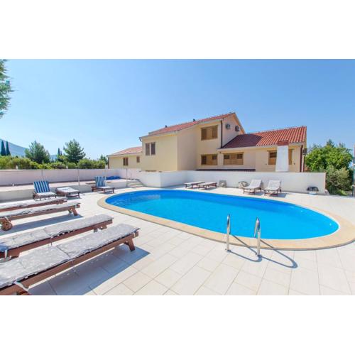 Apartments Spomenka