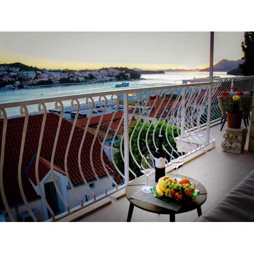 Apartments Tayra - Superior studio apartment with balcony BR1