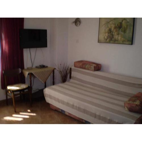 Apartments Tina - Studio Apartment with Terrace