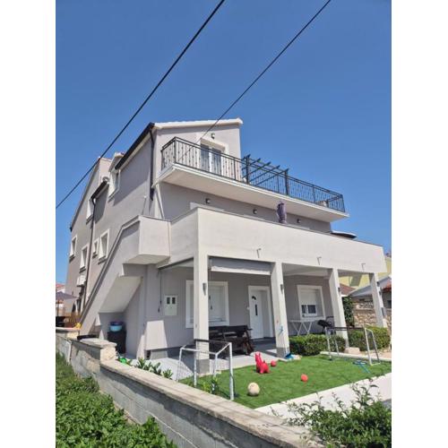 Apartments Tonći