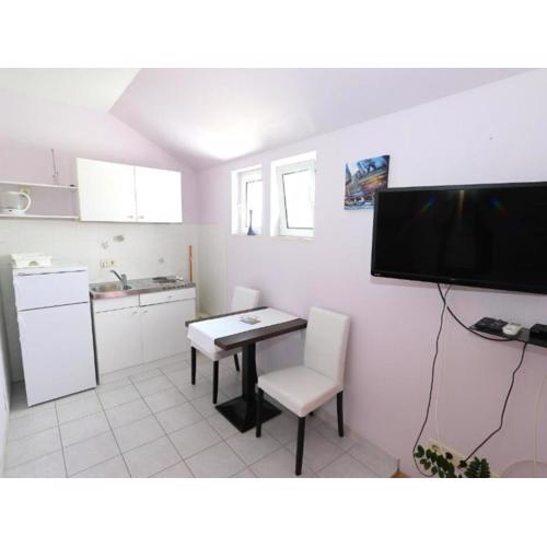 Apartments Trogrli - Studio with Balcony and Sea View
