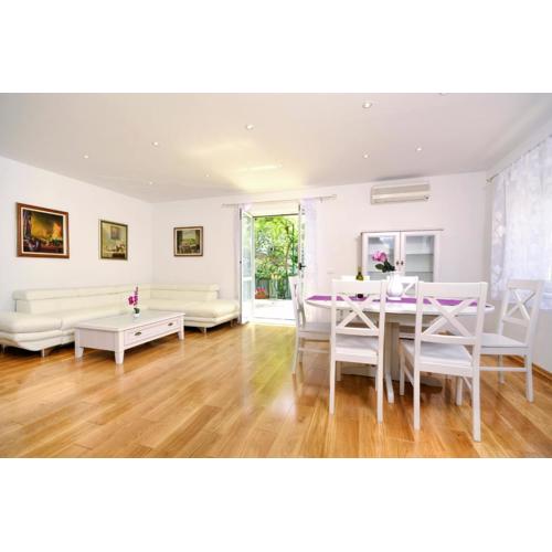 Apartments Vekic