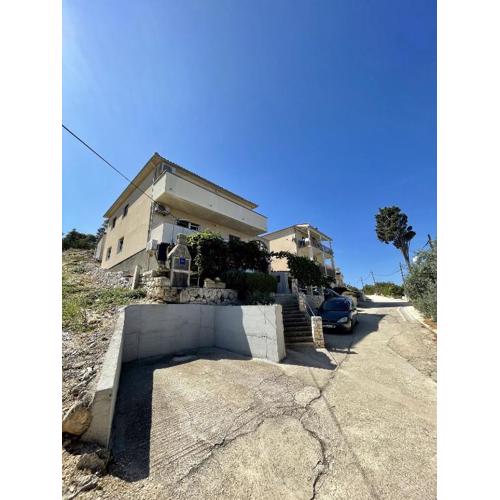 Apartments Veli Rat