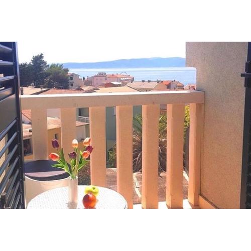 Apartments Villa Angela - Studio Apartment with Balcony and Sea View Dajana
