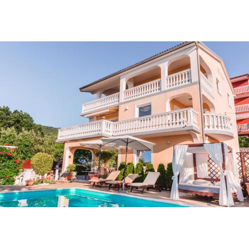 Apartments Villa Chiara, ground floor by the pool
