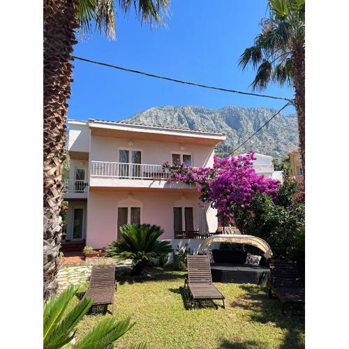Apartments-Villa Ilaria