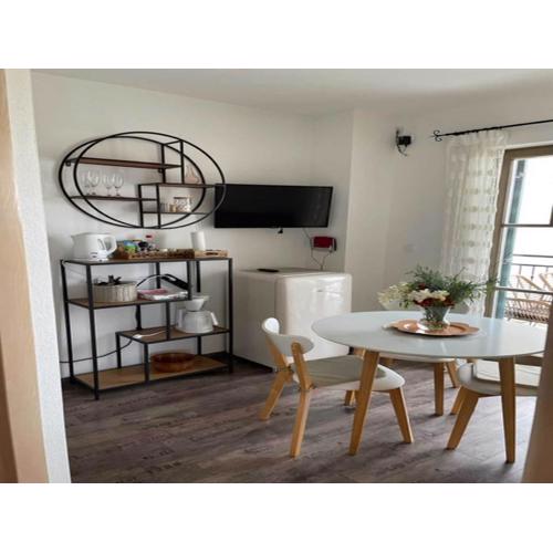 Apartments Villa Kameja - One Bedroom Apartment with Balcony and Sea View Plavi