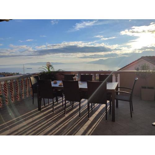 Apartments Villa Kastav in Old town center with sea view and parking