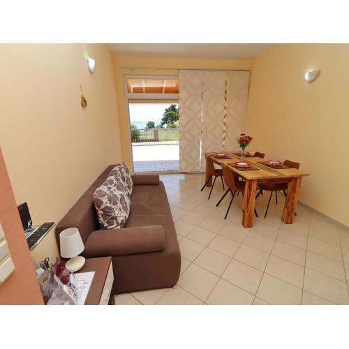 Apartments Villa Michele-One Bedroom Apartment with Terrace Smokva