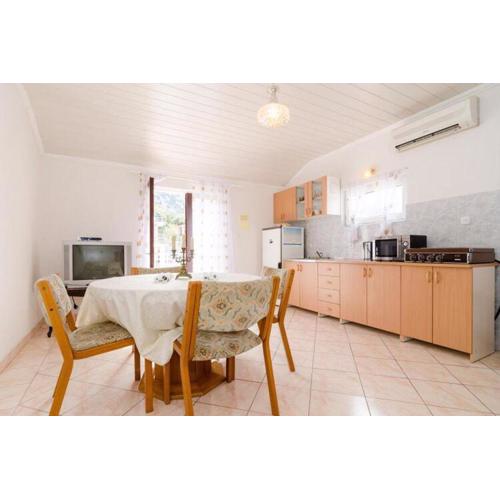 Apartments Villa Nikol - Comfort Two Bedroom Apartment with Sea View APT 3