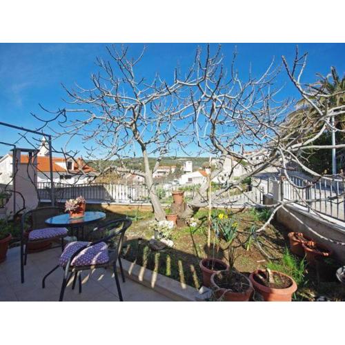 Apartments Villa Rose - Standard Studio with Sea View and shared Terrace A2 bijeli