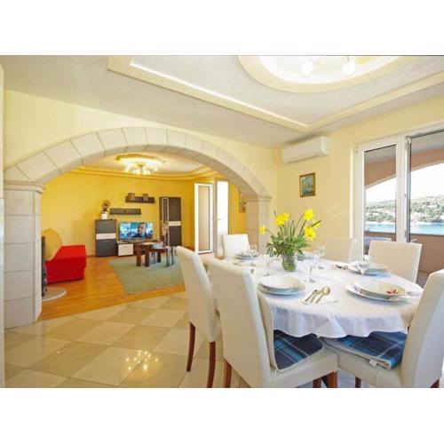 Apartments Villa Rose - Two-Bedroom Apartment with Sea View Terrace