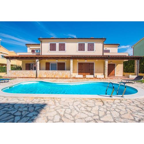 Apartments Volme Romina