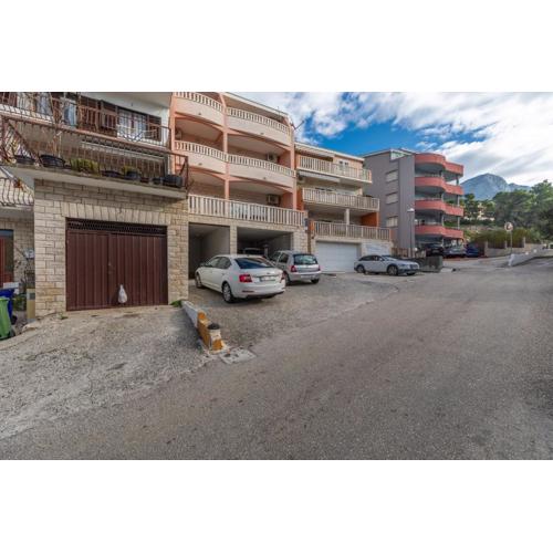 Apartments with a parking space Baska Voda, Makarska - 23641