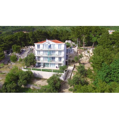 Apartments with a parking space Brela, Makarska - 20739