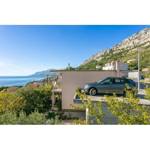 Apartments with a parking space Brela, Makarska - 21796