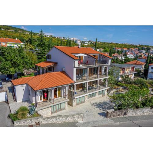 Apartments with a parking space Crikvenica - 22295