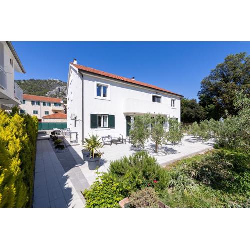 Apartments with a parking space Hvar - 22023