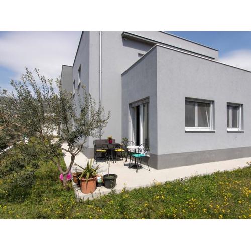 Apartments with a parking space Kastel Stari, Kastela - 22590