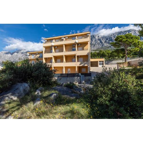 Apartments with a parking space Krvavica, Makarska - 23540