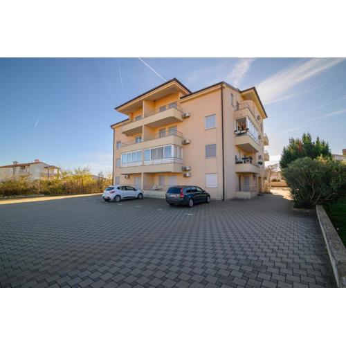 Apartments with a parking space Liznjan, Medulin - 21802