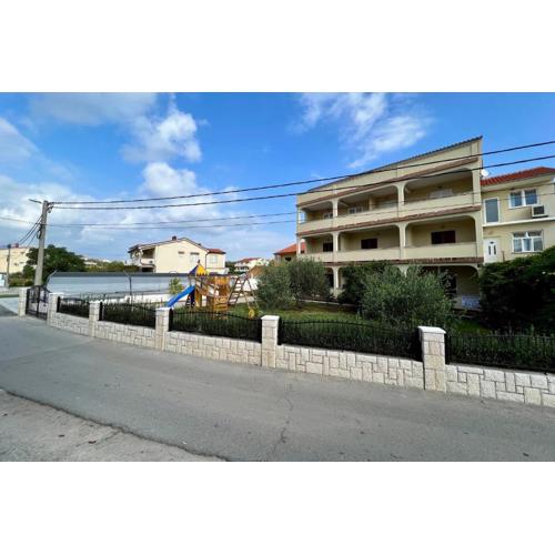 Apartments with a parking space Lopar, Rab - 20644