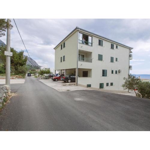 Apartments with a parking space Makarska - 20626