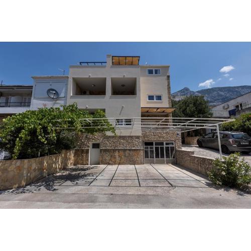 Apartments with a parking space Makarska - 21544