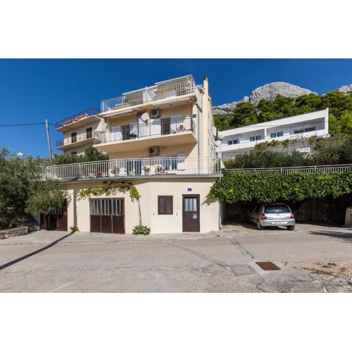 Apartments with a parking space Marusici, Omis - 1131