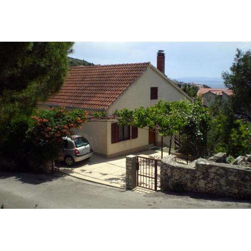 Apartments with a parking space Mavarstica, Ciovo - 12435