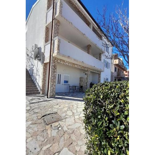 Apartments with a parking space Pag - 20577