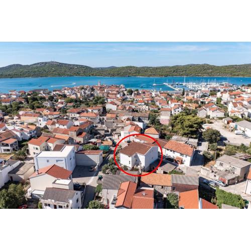 Apartments with a parking space Pirovac, Sibenik - 13201