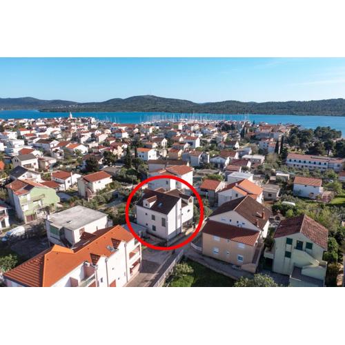 Apartments with a parking space Pirovac, Sibenik - 22567