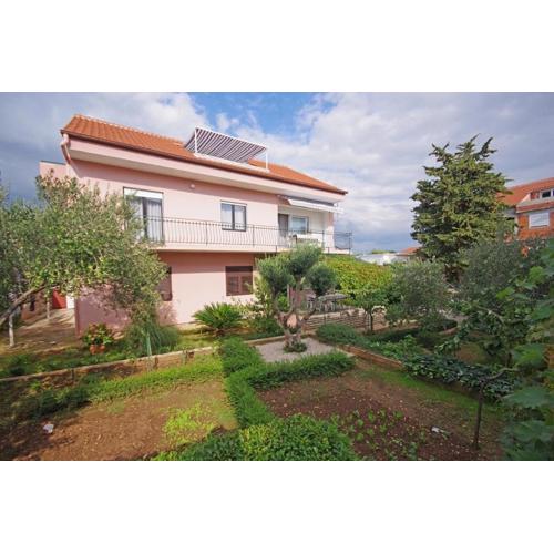 Apartments with a parking space Pirovac, Sibenik - 23330