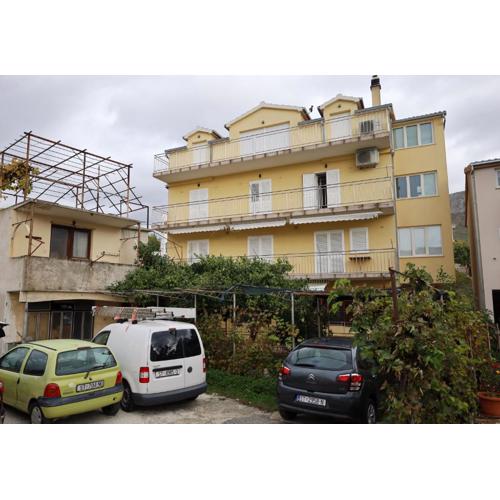 Apartments with a parking space Podstrana, Split - 20678