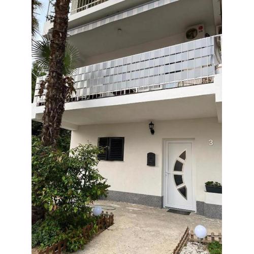 Apartments with a parking space Podstrana, Split - 21505