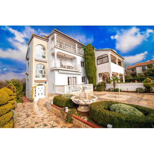 Apartments with a parking space Porec - 21300
