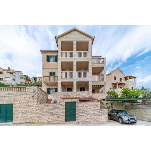 Apartments with a parking space Postira, Brac - 22166