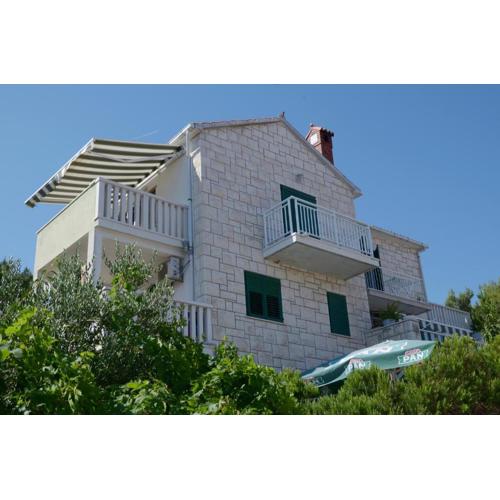 Apartments with a parking space Postira, Brac - 22207