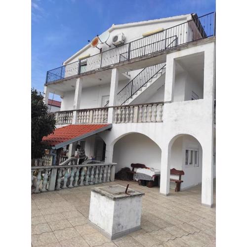 Apartments with a parking space Pridraga - Cuskijas, Novigrad - 24025