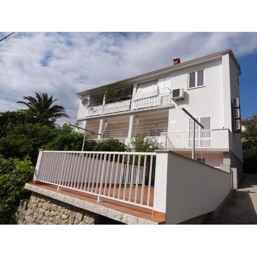 Apartments with a parking space Rab - 16359