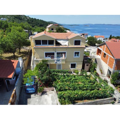Apartments with a parking space Sali, Dugi otok - 16324