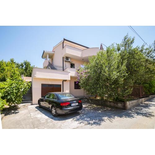 Apartments with a parking space Solin, Split - 22461
